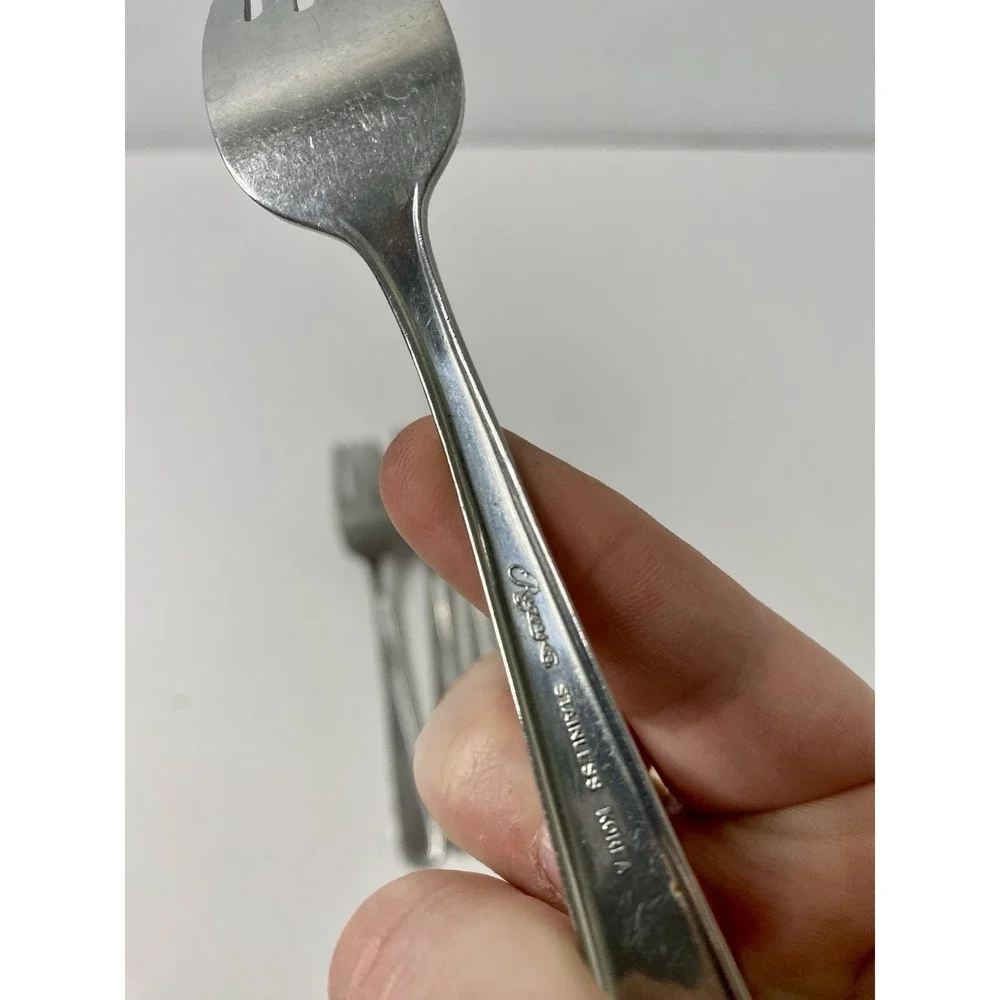 4 Rogers Beaded Elegance Stainless Korea Tablespoons Dinner Forks 7-1/2